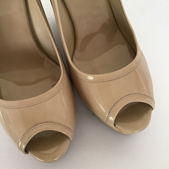 JIMMY CHOO NUDE PATENT LEATHER CORK WEDGE SIZE 10 - Picture 5 of 15